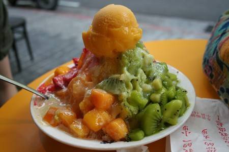 点击大图看下一张：台湾夜市小吃令人食指大动