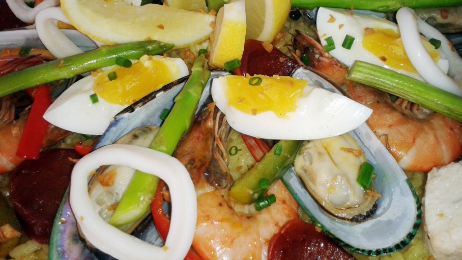 点击大图看下一张：海鲜杂锦美食沙拉图片