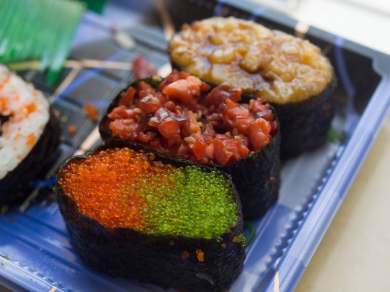 点击大图看下一张：日式海鲜寿司美味新鲜