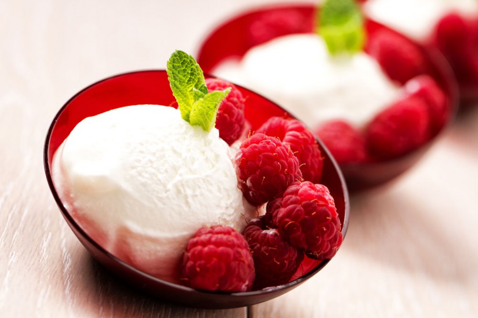 点击大图看下一张：红树莓冰淇淋精美图片