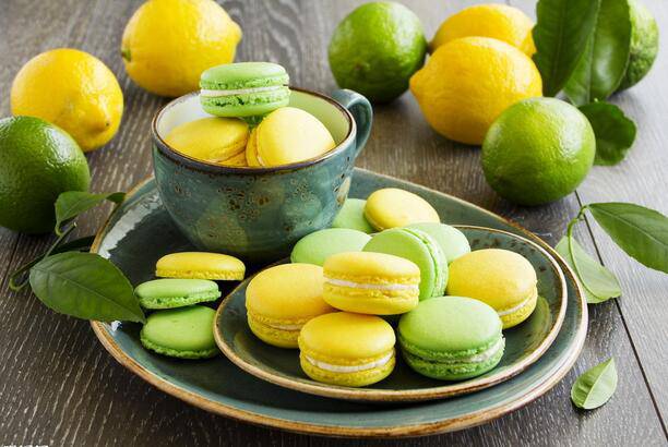 点击大图看下一张：西式甜点柠檬马卡龙图片