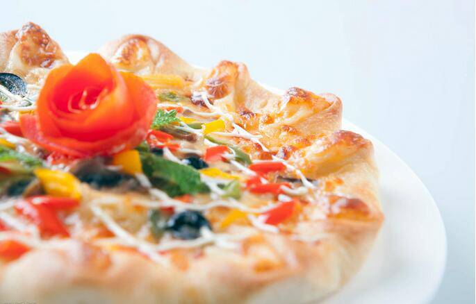 点击大图看下一张：田园果缤纷披萨图片
