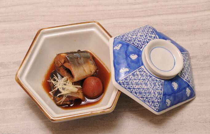 点击大图看下一张：香气迷人的日式海鲜料理图片