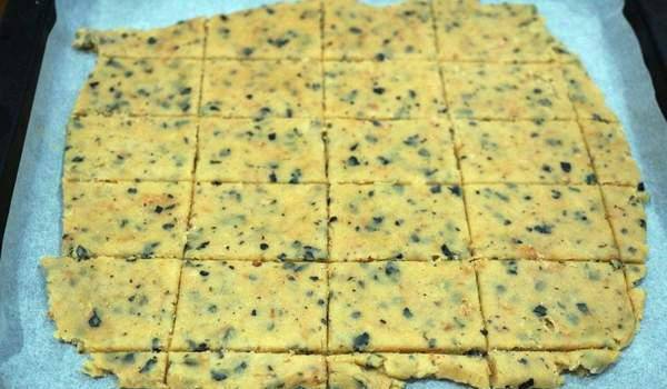 点击大图看下一张：香脆可口的海苔肉松饼干高清图片