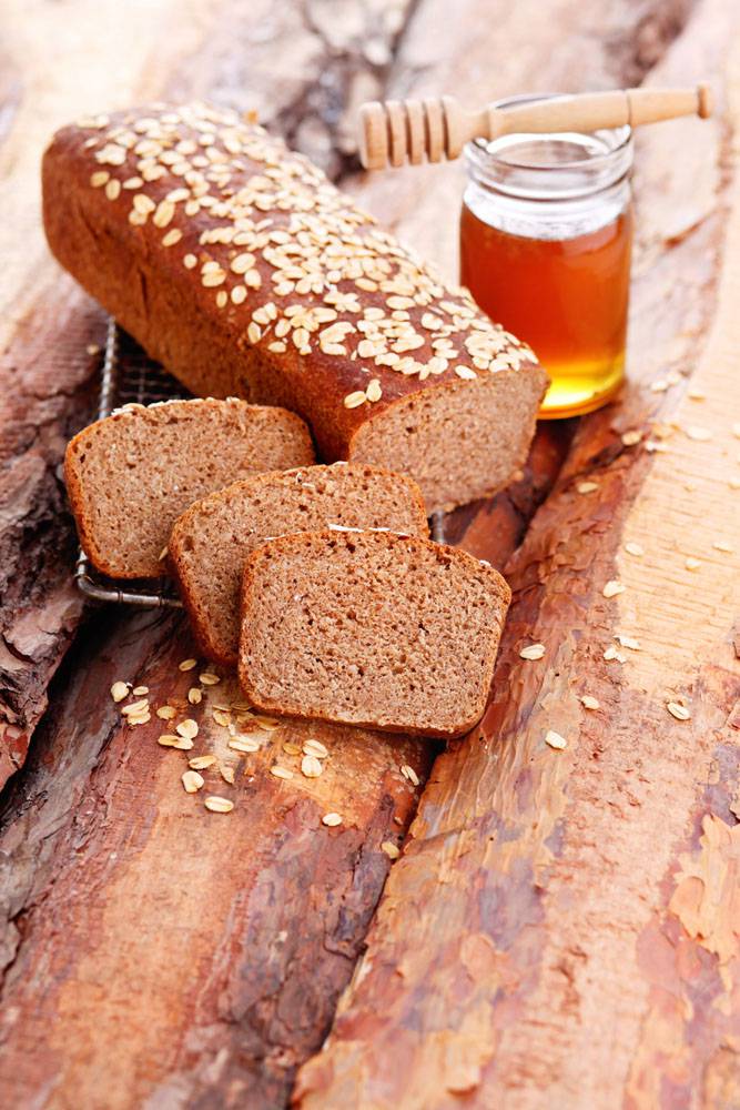 点击大图看下一张：健康的杂粮蜂蜜面包图片
