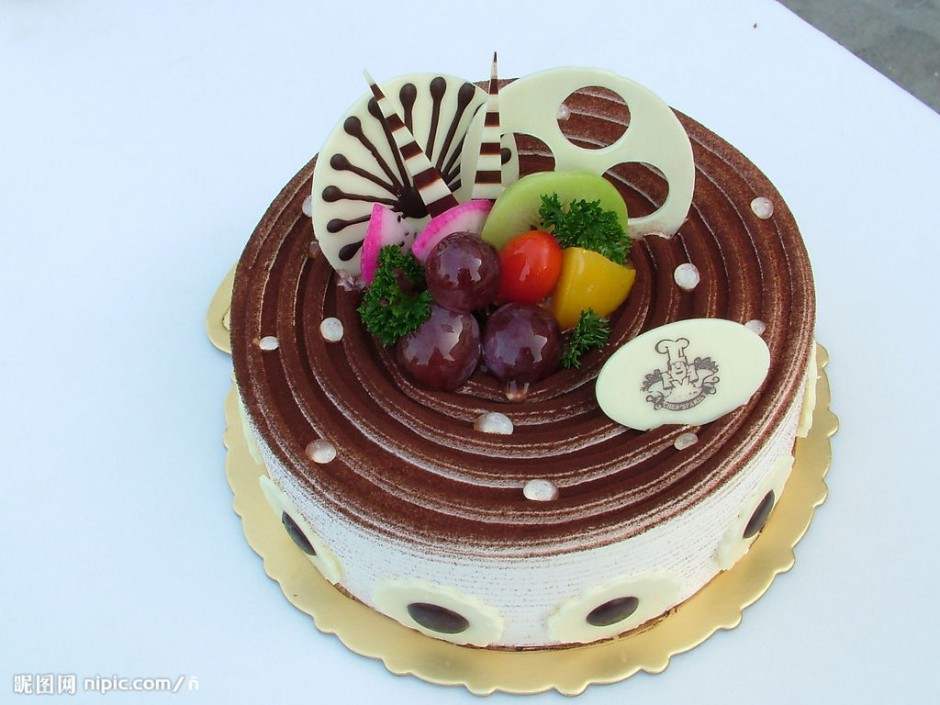 点击大图看下一张：自制精美好吃的水果生日蛋糕