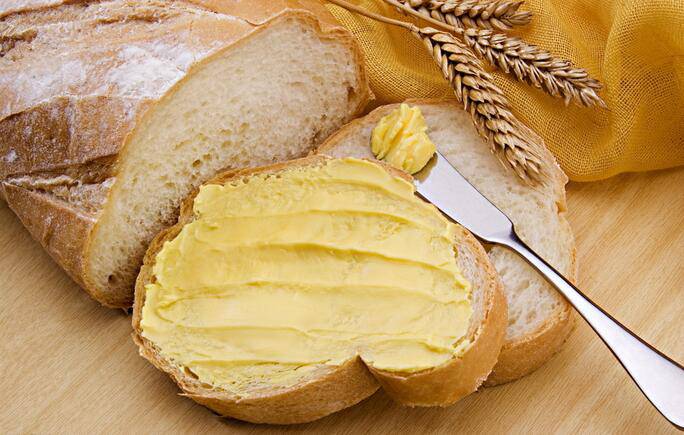 点击大图看下一张：口感醇厚的黄油面包图片