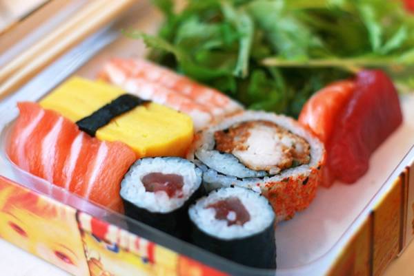 点击大图看下一张：日式海鲜寿司料理图片鲜味无穷