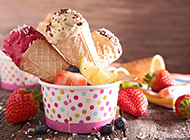 美味可口的水果冰淇淋图片