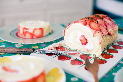 点击大图看下一张：草莓甜点图片甜美诱人