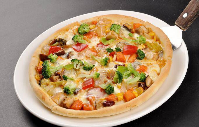 点击大图看下一张：美味的意大利披萨图片