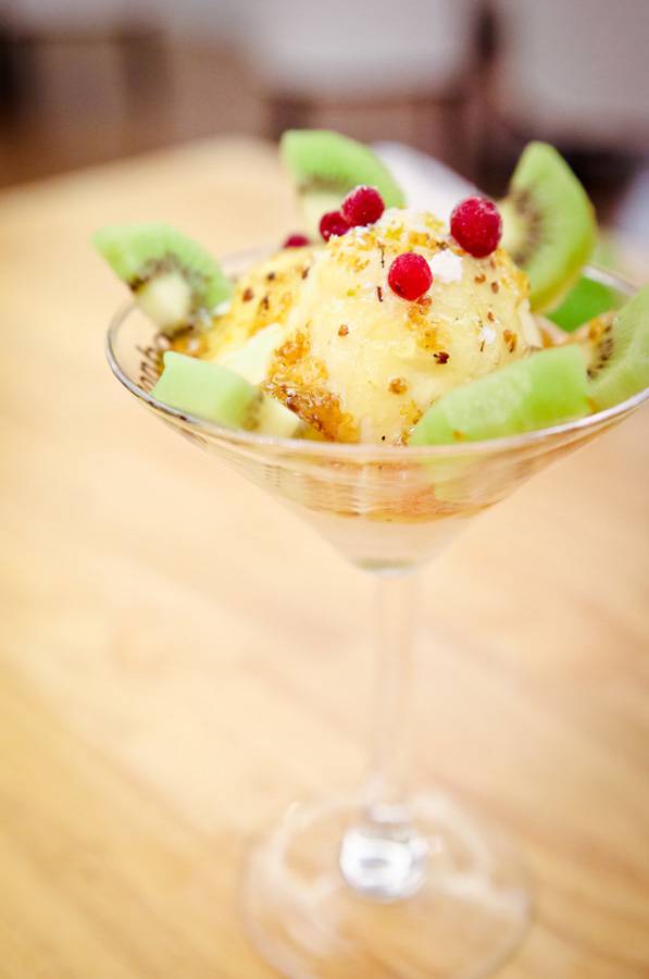 点击大图看下一张：清凉可口的猕猴桃水果冰淇淋