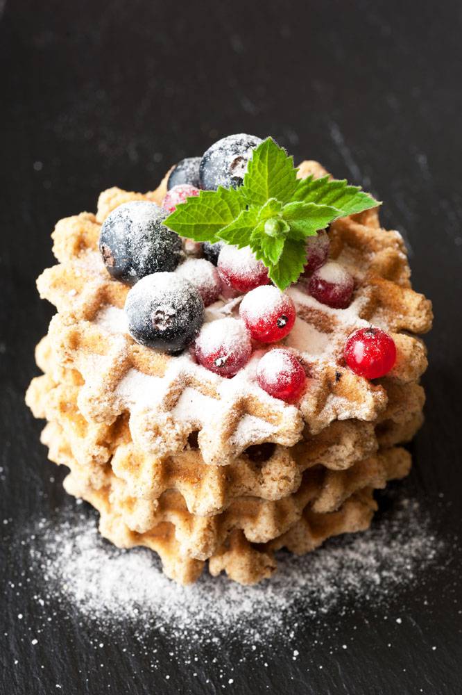 点击大图看下一张：美式早餐蓝莓松饼图片