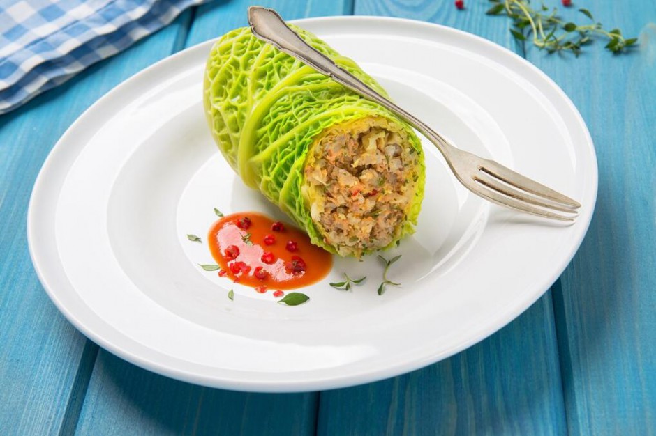 点击大图看下一张：特色创意小吃猪肉蔬菜卷