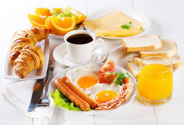 点击大图看下一张：丰富的西式早餐搭配图片