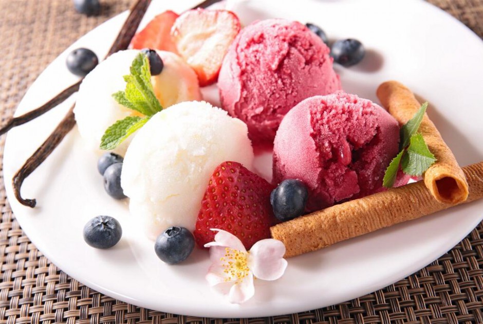 点击大图看下一张：diy美味水果冰淇淋鲜甜可口