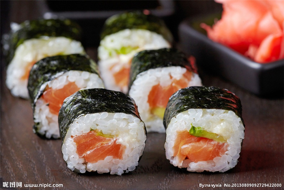 点击大图看下一张：著名日本料理三文鱼寿司图片