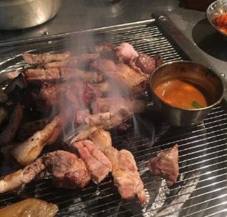 点击大图看下一张：韩国烤肉图片 韩国美食诱人的烤肉