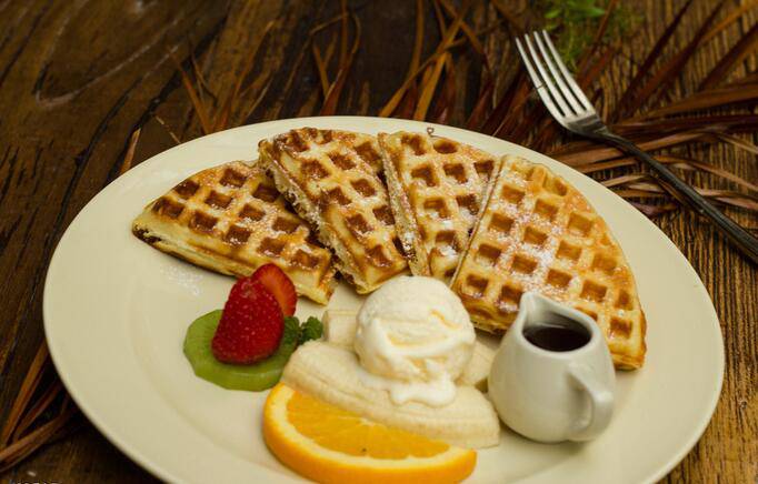 点击大图看下一张:美味的下午茶水果松饼图片