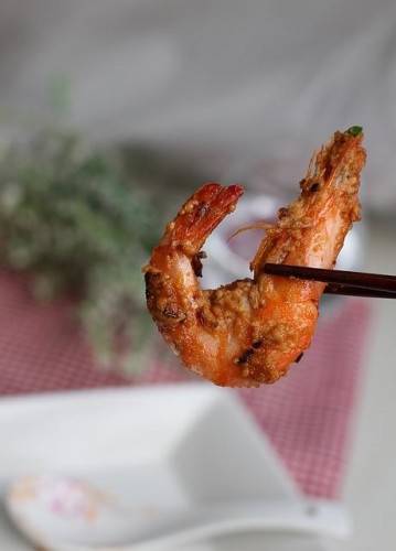 点击大图看下一张：海鲜美食油焖大虾图片极致惹味
