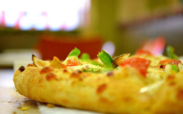 点击大图看下一张：美味的蔬菜披萨图片