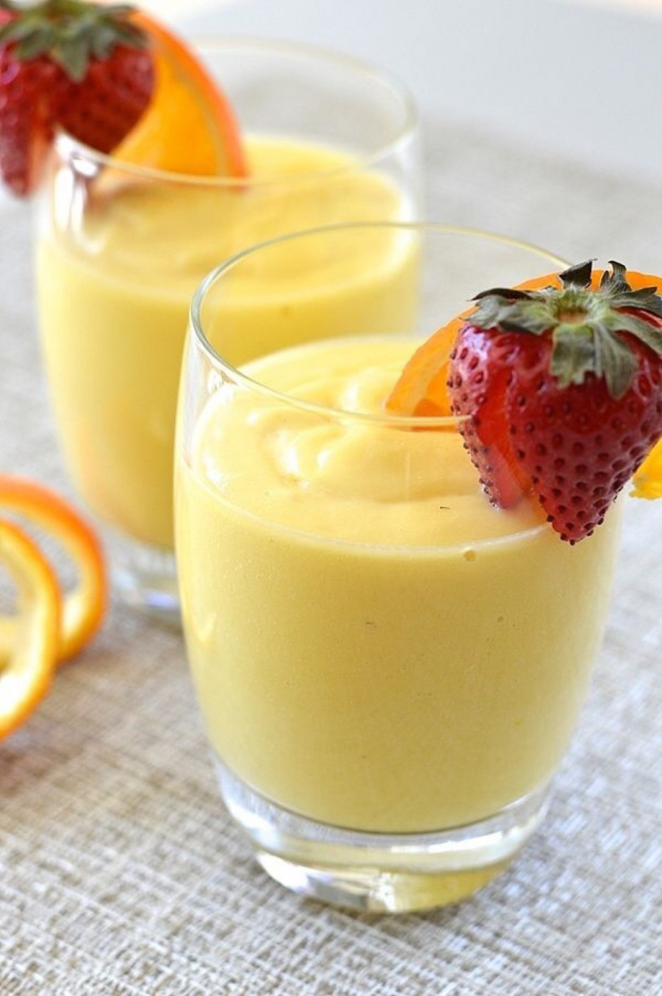 点击大图看下一张：水果奶昔图片健康的美味营养