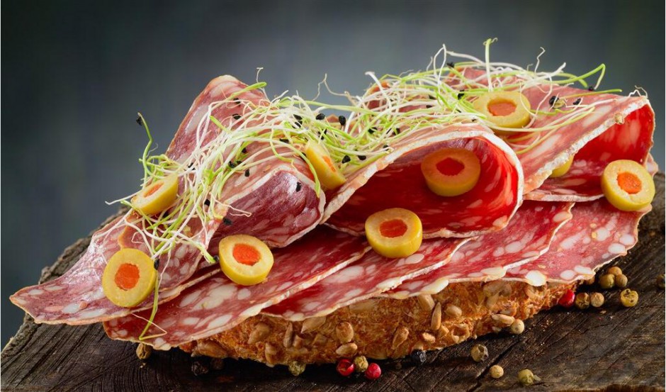 点击大图看下一张：欧洲特色腌制小吃萨拉米图片