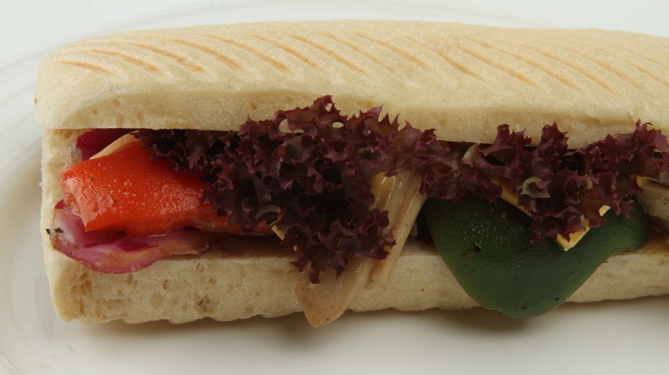 点击大图看下一张：蔬菜三明治图片营养满分早餐首选