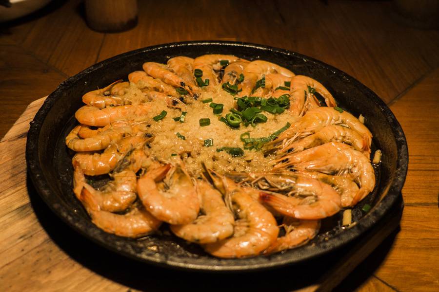 点击大图看下一张：美味海鲜铁板烤虾高清美食图片