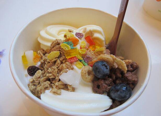 点击大图看下一张：自制酸奶蓝莓冰淇淋图片
