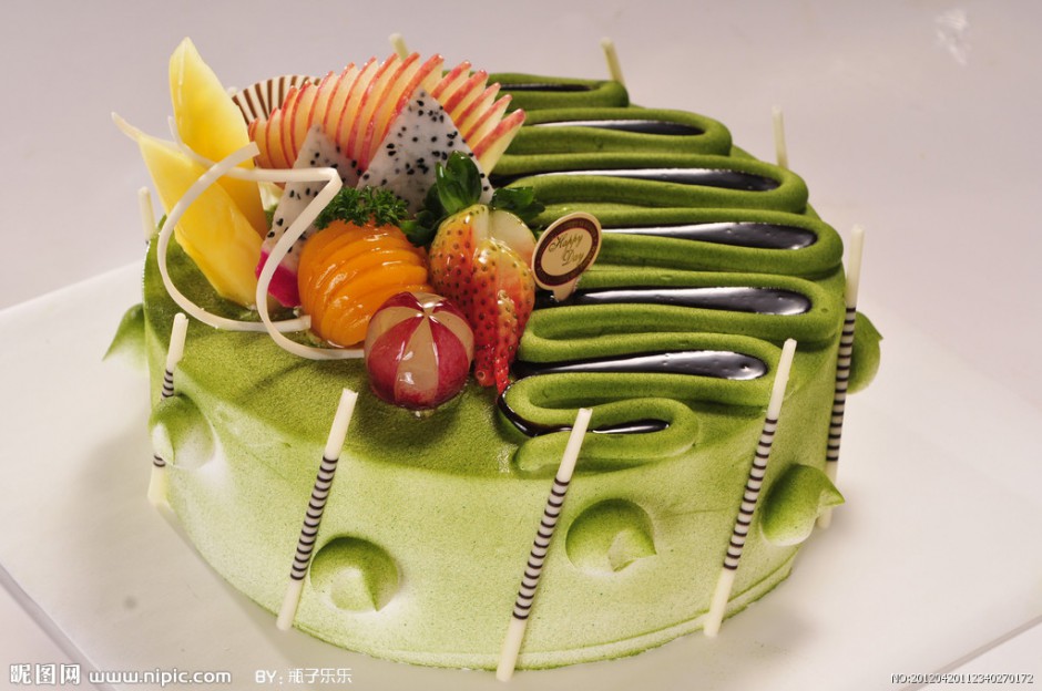 点击大图看下一张：自制精美好吃的水果生日蛋糕