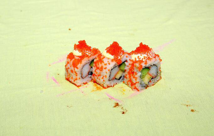 点击大图看下一张：日式加州卷寿司图片