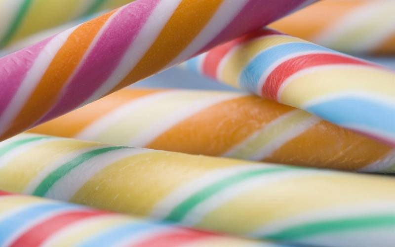 点击大图看下一张：五彩斑斓的糖果甜品美食