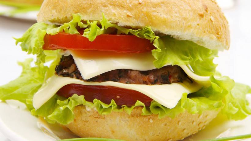 点击大图看下一张：美味的巨无霸牛肉汉堡包图片