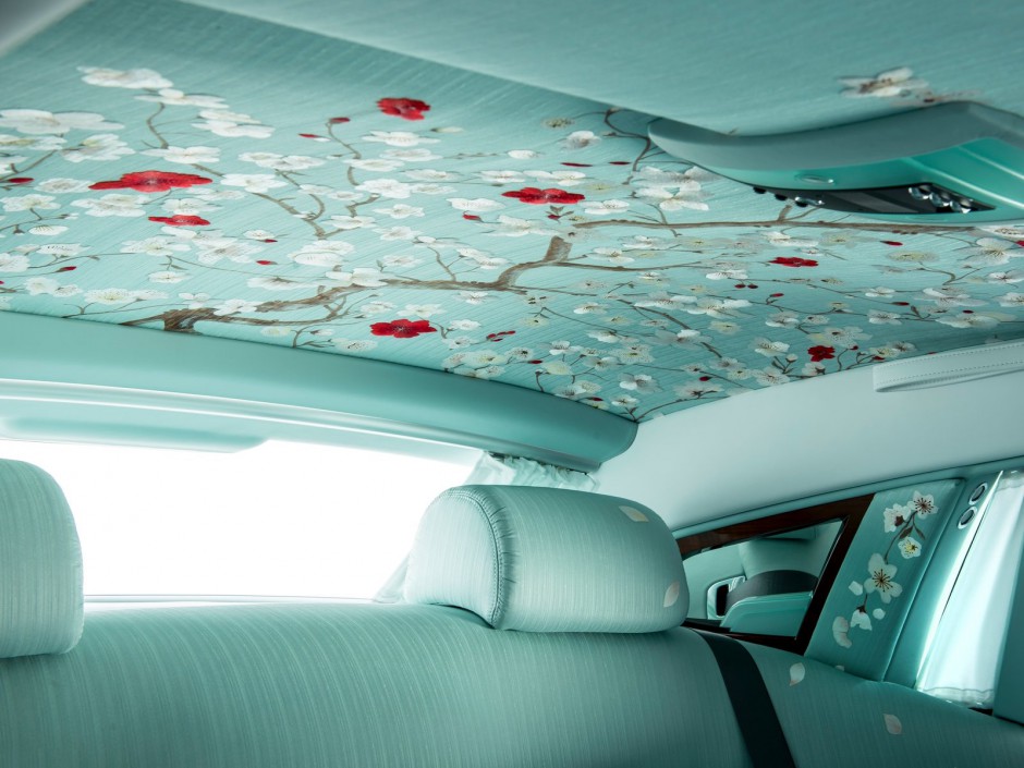 点击大图看下一张：2015款劳斯莱斯幻影高清汽车壁纸