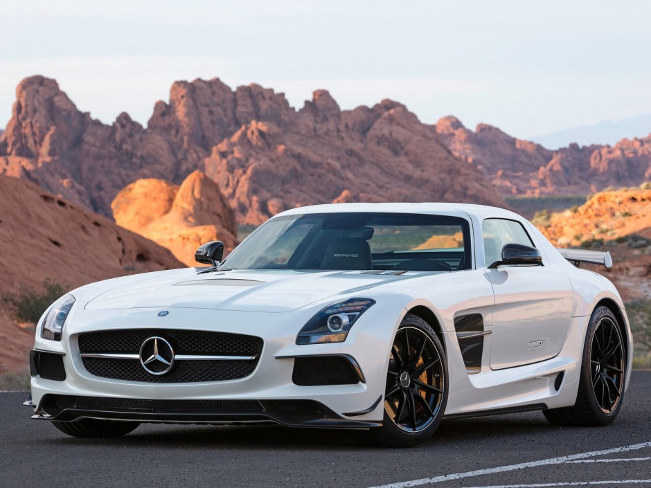 点击大图看下一张：奔驰跑车SLS AMG Black Series图片赏析