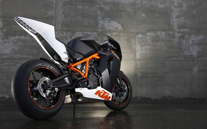 点击大图看下一张：超级酷炫的摩托车高清图集