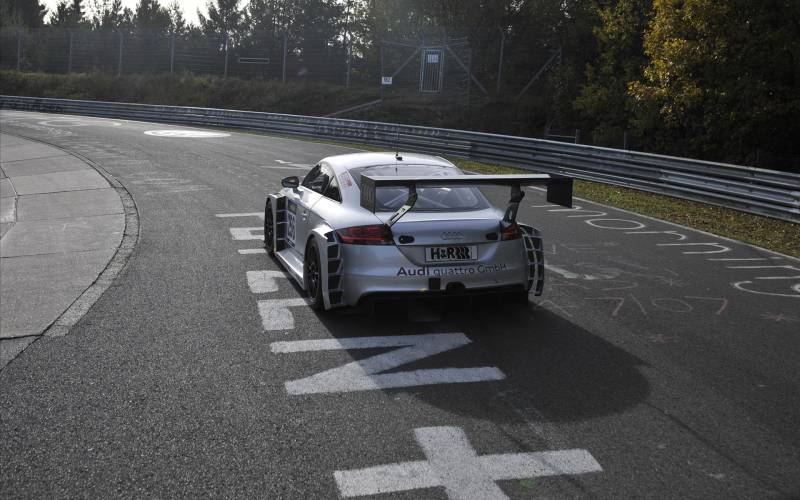 点击大图看下一张：炫酷的赛车款RS奥迪TT图片