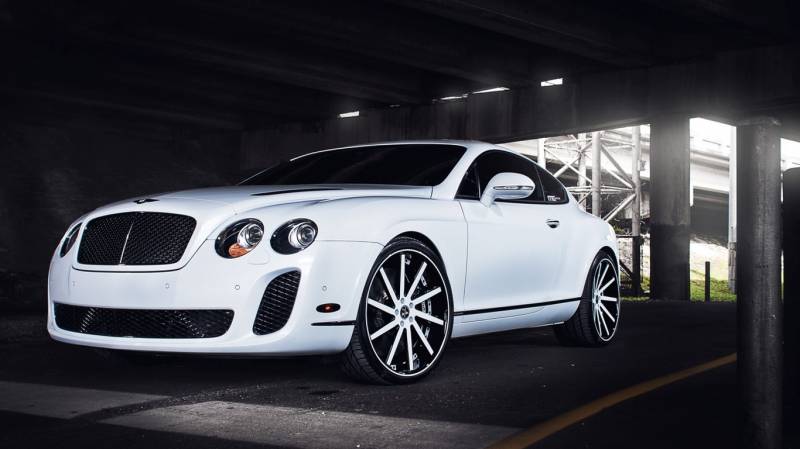 点击大图看下一张：贵气宾利Bentley品质概念车展示