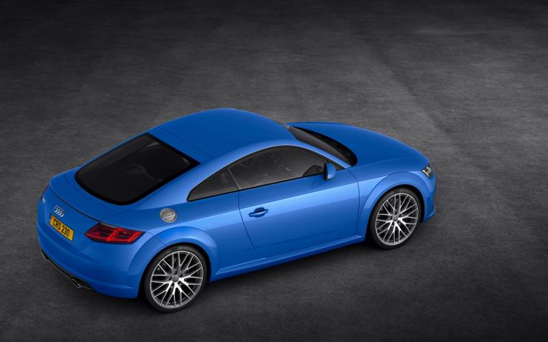 点击大图看下一张：奥迪TT2015款经典蓝色个性高清大图