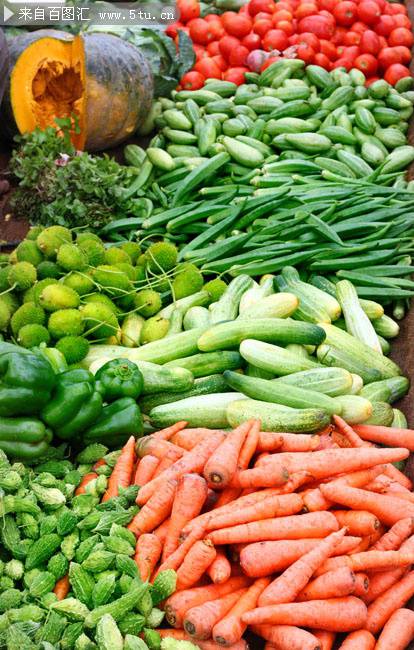 点击大图看下一张：菜市场的新鲜蔬菜图片