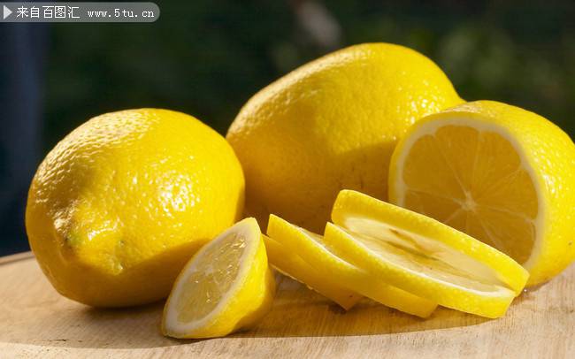 点击大图看下一张：消暑解渴的柠檬水果图片