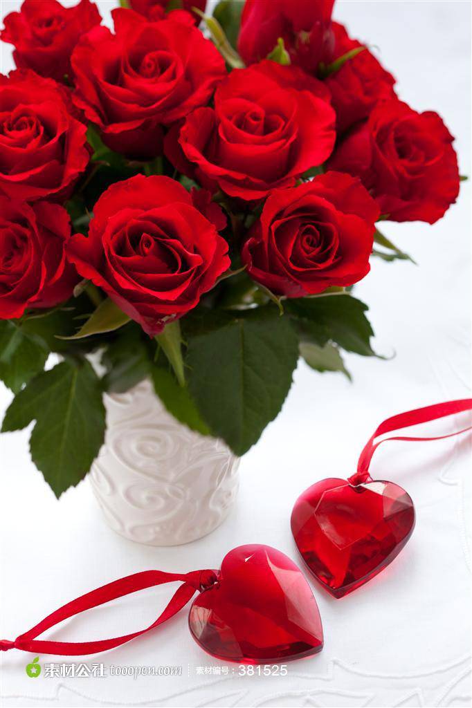 点击大图看下一张：情人节红玫瑰花束高清大图