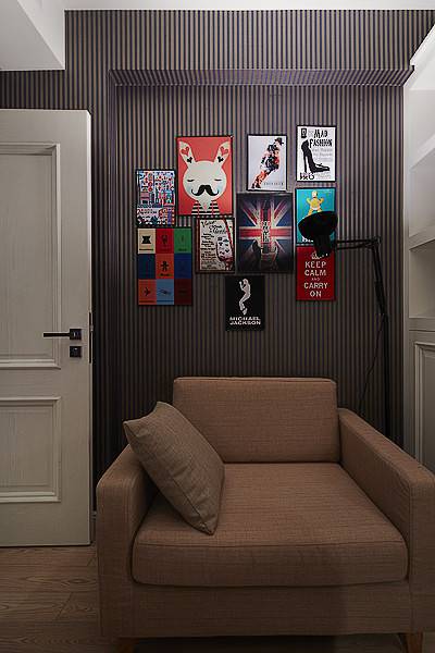 点击大图看下一张：创意照片墙客厅简约装修效果图