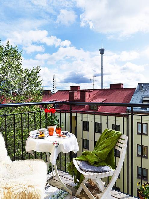 点击大图看下一张：浪漫情人节情趣阳台装修图片