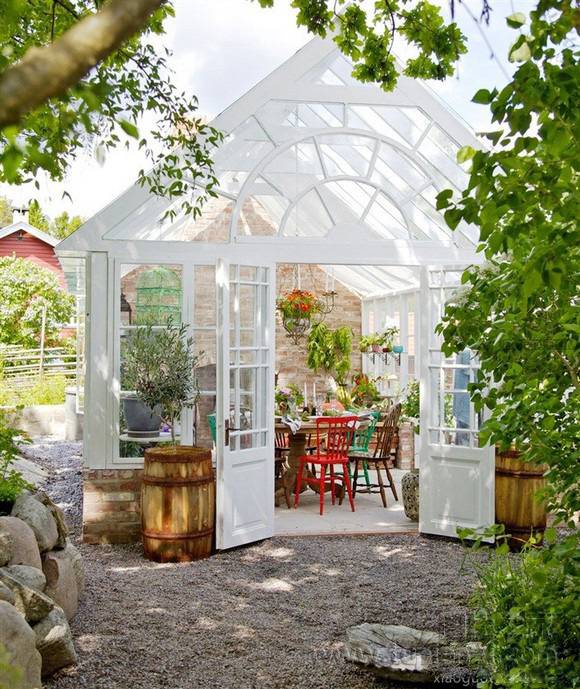 点击大图看下一张：温馨浪漫的阳台花园效果图展示