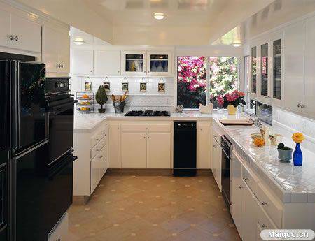 点击大图看下一张：小复式厨房现代装修效果图时尚精致