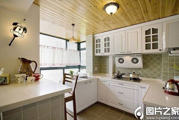 点击大图看下一张：小户型厨房地中好室内设计效果图