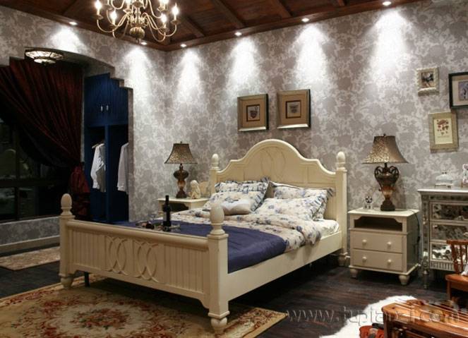 点击大图看下一张：浪漫地中海风格卧室装修设计