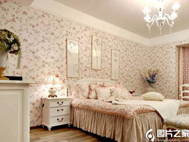 点击大图看下一张：女生卧室欧式田园设计效果图清新甜美